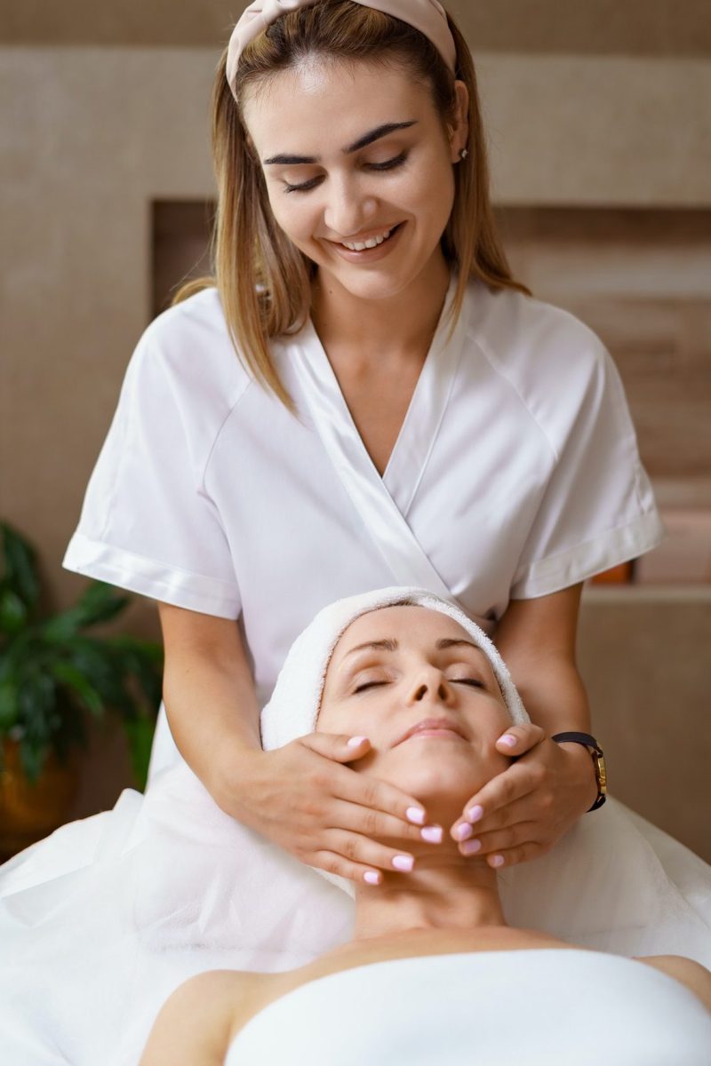 facial-massage-beauty-treatment-2-e1654008498372.jpg
